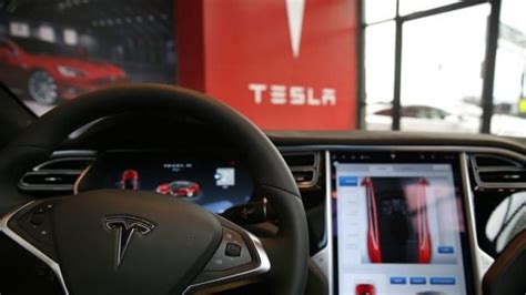 US investigates Tesla for steering wheels that can fall off